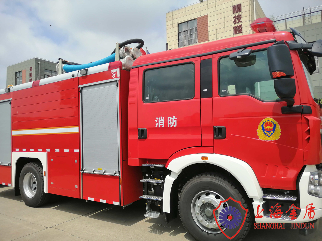 206kw 4x2 Drive Foam Fire Fighting Truck With 6000L Water And 2000L Foam