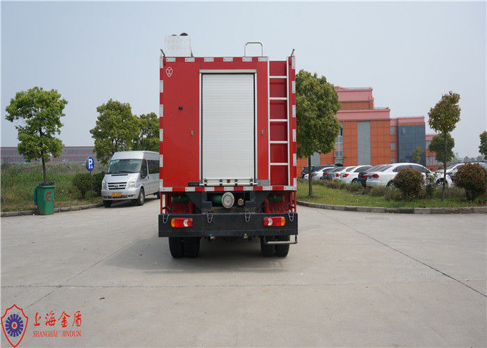 Small Light Duty Gross Weight 7800kg Rescue Fire Truck with 2000L Water 500L Foam