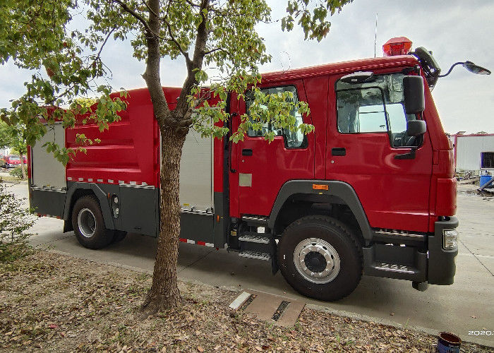 4x2 10000L Water 2000L Foam Water Tanker Fire Truck Contains Six Seats Cab