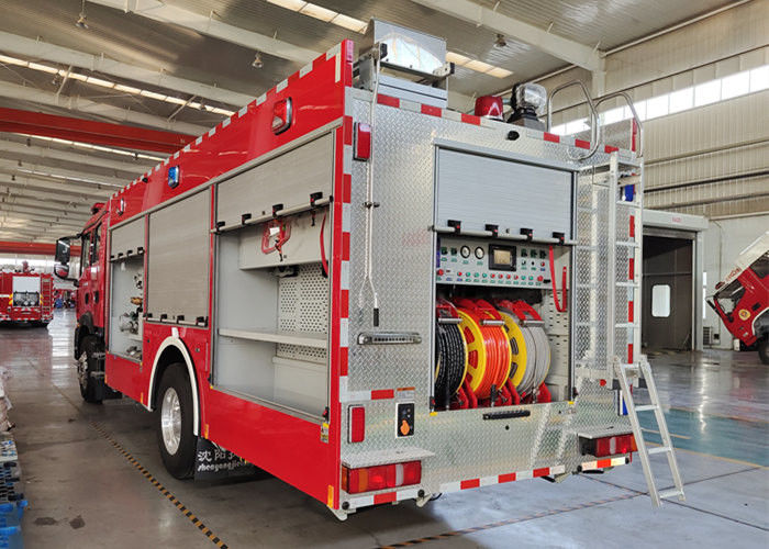 15000kg Water Foam and Dry Power Combined Water Tanker Fire Truck 90 L/s Pump